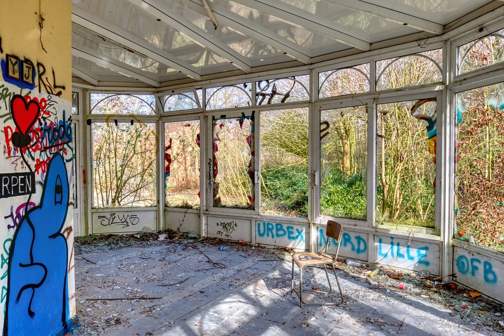 HDR Doel belgie belgique urbex decay verlaten spookdorp spookstad kerncentrale graffiti